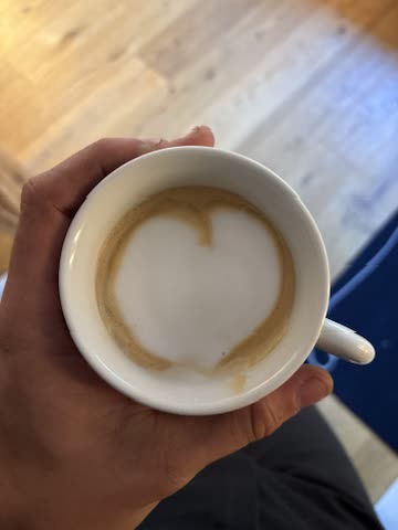 2025-08-08 Das Herz im Kaffee